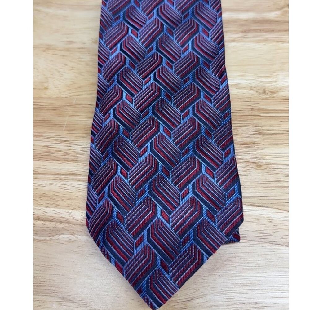 Classic XMI Geometric Patterned Tie